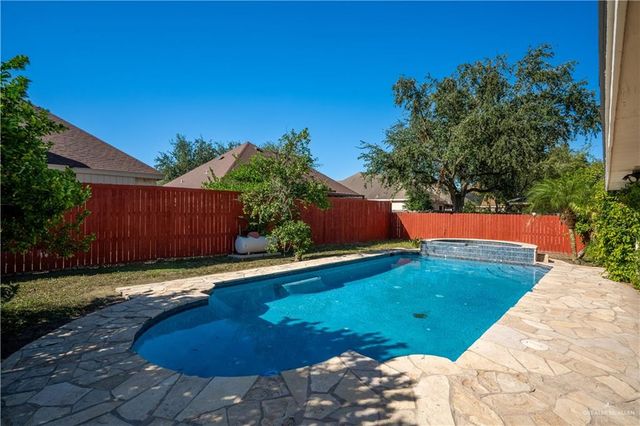 5817 N 33rd Street, Mcallen, TX 78504