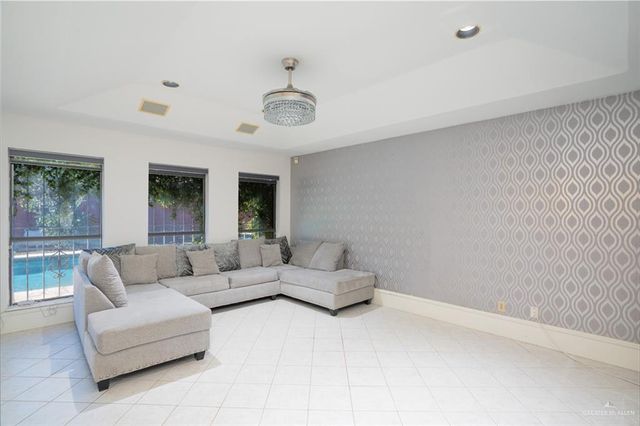 5817 N 33rd Street, Mcallen, TX 78504