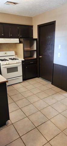 4745 Spiva Drive, Del City, OK 73115