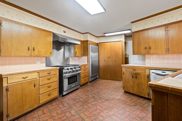 101 Bluebird Street, Mt Pleasant, TX 75455