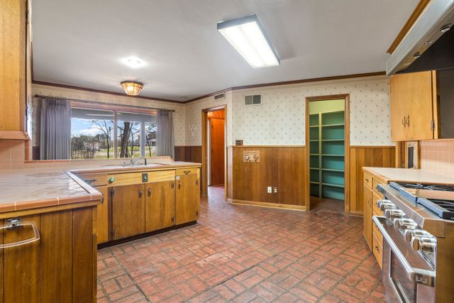 101 Bluebird Street, Mt Pleasant, TX 75455