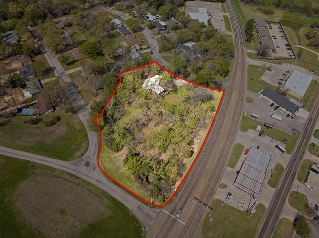 101 Bluebird Street, Mt Pleasant, TX 75455