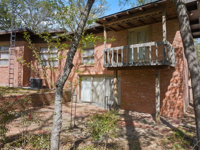 101 Bluebird Street, Mt Pleasant, TX 75455