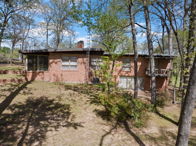 101 Bluebird Street, Mt Pleasant, TX 75455