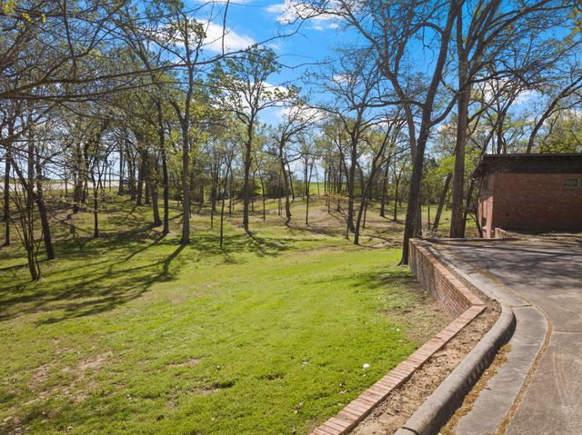 101 Bluebird Street, Mt Pleasant, TX 75455