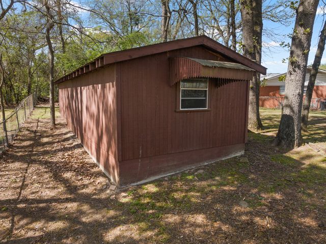 101 Bluebird Street, Mt Pleasant, TX 75455