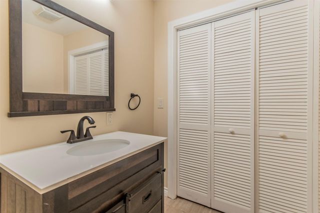 21316 Crestmont, Spicewood, TX 78669