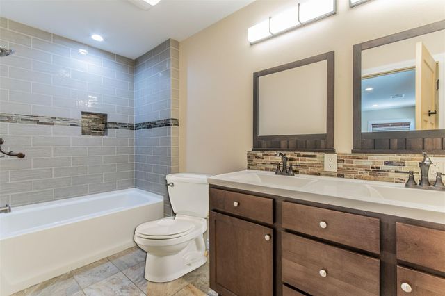 21316 Crestmont, Spicewood, TX 78669