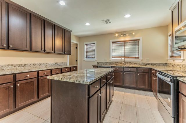 21316 Crestmont, Spicewood, TX 78669