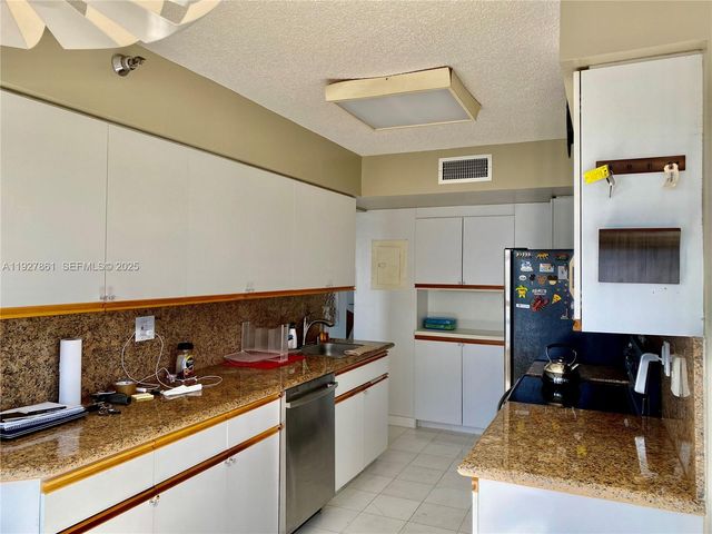 3400 NE 192nd St 1712, Aventura, FL 33180