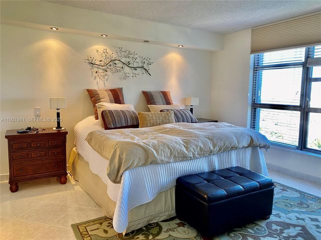 3400 NE 192nd St 1712, Aventura, FL 33180