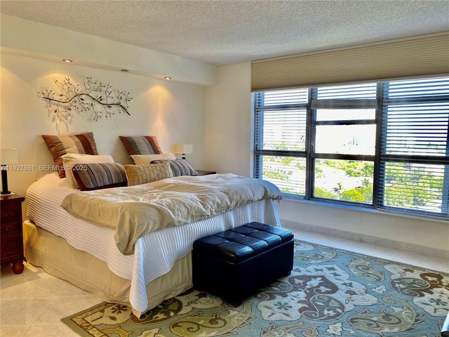 3400 NE 192nd St 1712, Aventura, FL 33180