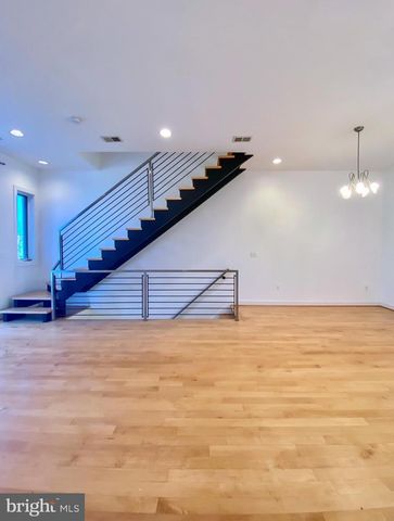 211 R ST NE #B, Washington, DC 20002