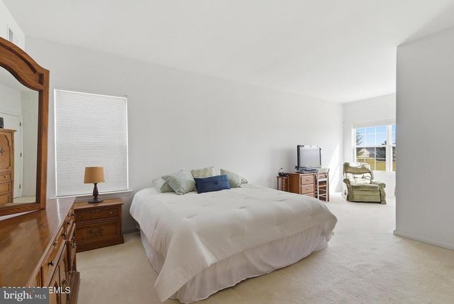 12 DUNROVIN CT, Manchester Township, NJ 08759