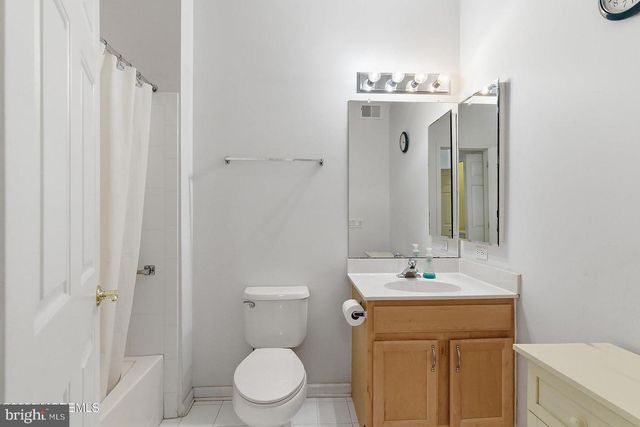 12 DUNROVIN CT, Manchester Township, NJ 08759