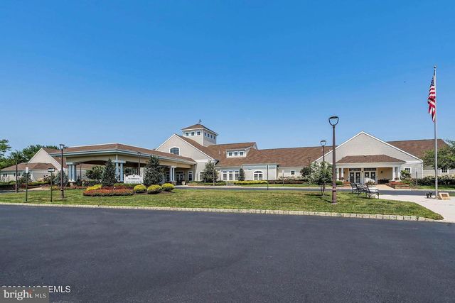 12 DUNROVIN CT, Manchester Township, NJ 08759