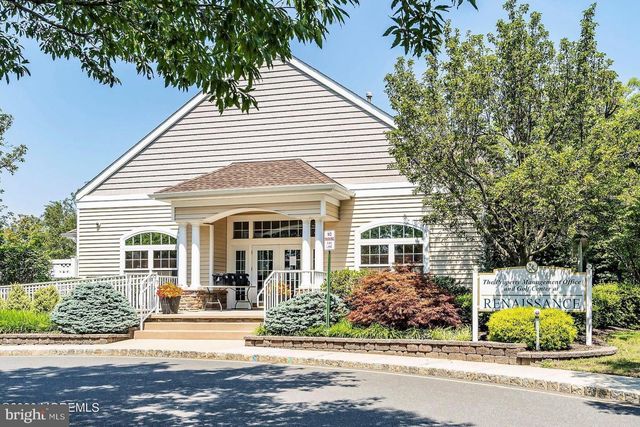 12 DUNROVIN CT, Manchester Township, NJ 08759