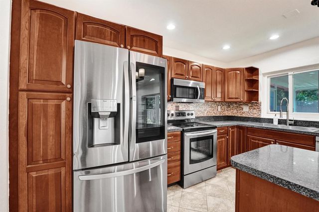 300 SW 19TH Avenue, Fort Lauderdale, FL 33312