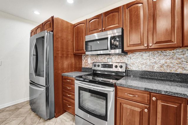 300 SW 19TH Avenue, Fort Lauderdale, FL 33312