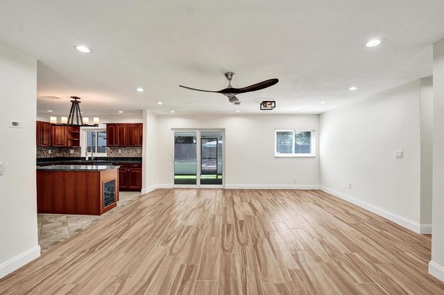 300 SW 19TH Avenue, Fort Lauderdale, FL 33312
