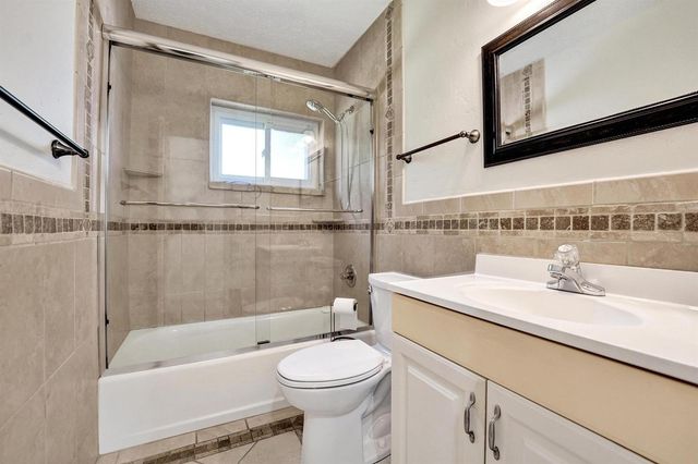 300 SW 19TH Avenue, Fort Lauderdale, FL 33312