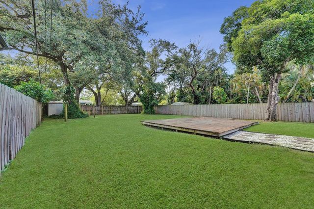 300 SW 19TH Avenue, Fort Lauderdale, FL 33312