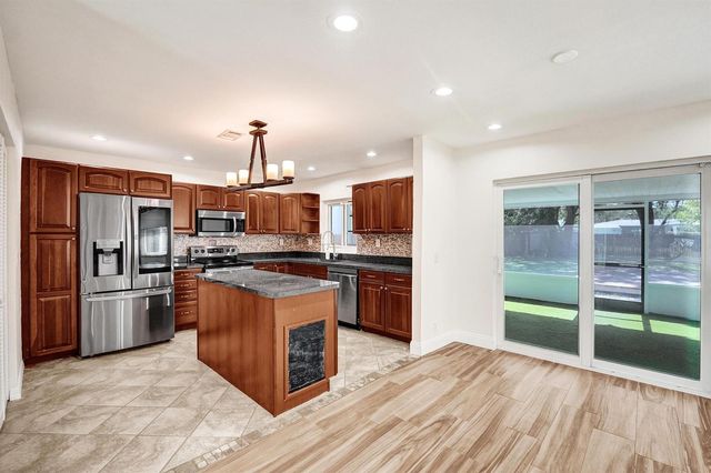 300 SW 19TH Avenue, Fort Lauderdale, FL 33312