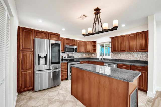 300 SW 19TH Avenue, Fort Lauderdale, FL 33312