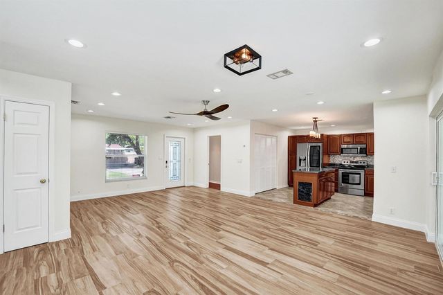 300 SW 19TH Avenue, Fort Lauderdale, FL 33312