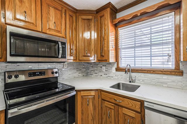 4319 Pine Meadow Drive, Richmond, TX 77469