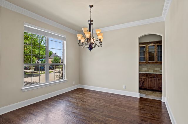 2116 Ironside Drive, Lewisville, TX 75056