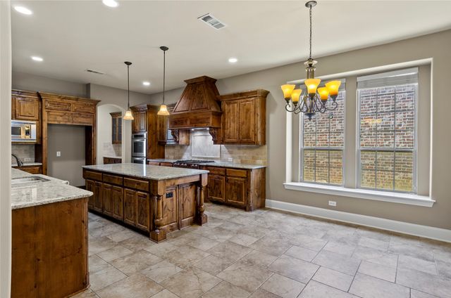 2116 Ironside Drive, Lewisville, TX 75056