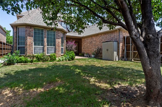 2116 Ironside Drive, Lewisville, TX 75056