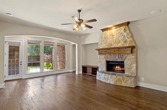 2116 Ironside Drive, Lewisville, TX 75056