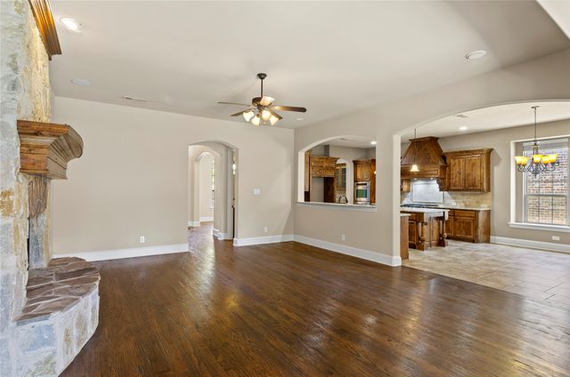 2116 Ironside Drive, Lewisville, TX 75056