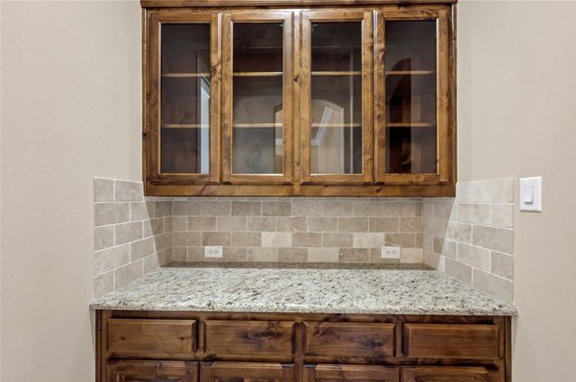 2116 Ironside Drive, Lewisville, TX 75056