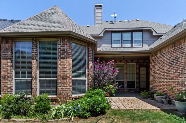2116 Ironside Drive, Lewisville, TX 75056