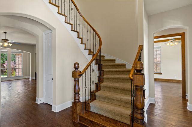 2116 Ironside Drive, Lewisville, TX 75056