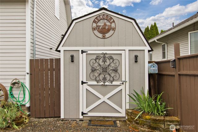 2003 Wells Street, Enumclaw, WA 98022