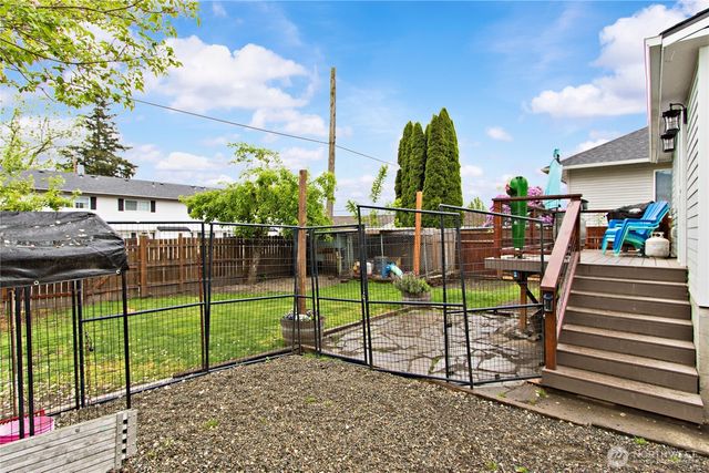 2003 Wells Street, Enumclaw, WA 98022
