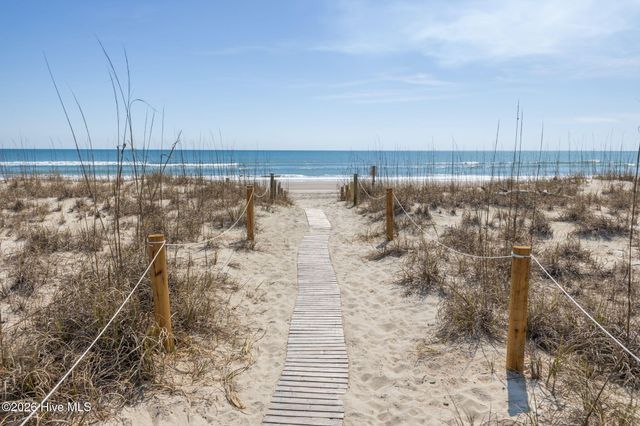 9100 Reed Drive 3202, Emerald Isle, NC 28594