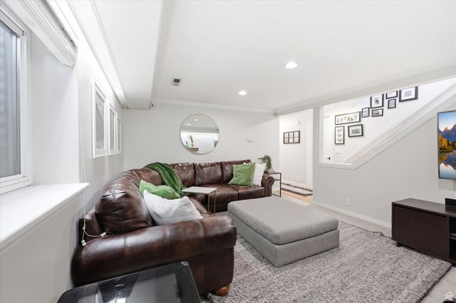 8889 S SILVERSTONE WAY, Sandy, UT 84093