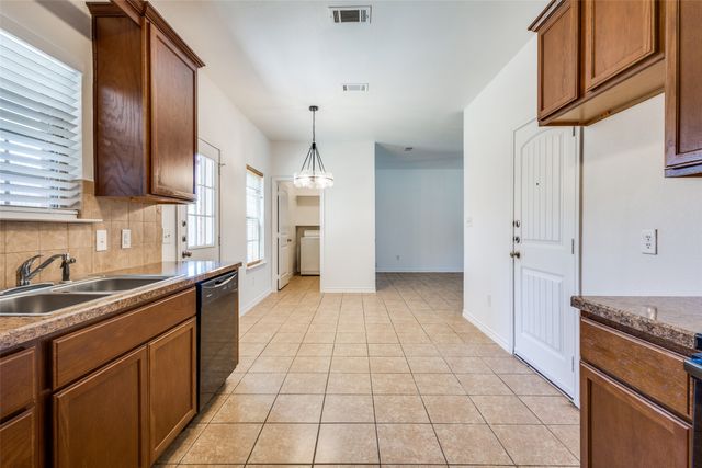 1001 E College Street, Princeton, TX 75407