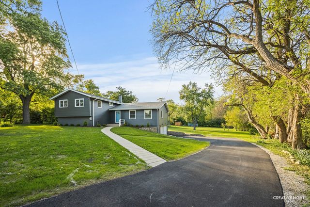 704 Plainfield Road, Downers Grove, IL 60516