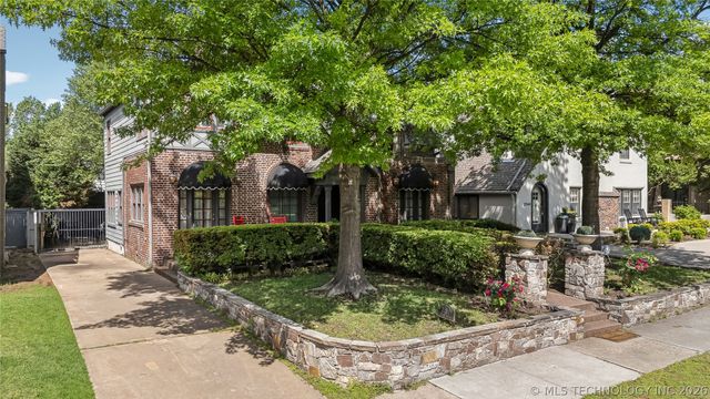 2252 S Troost Avenue, Tulsa, OK 74114