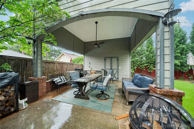 2252 S Troost Avenue, Tulsa, OK 74114