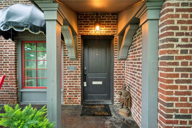 2252 S Troost Avenue, Tulsa, OK 74114