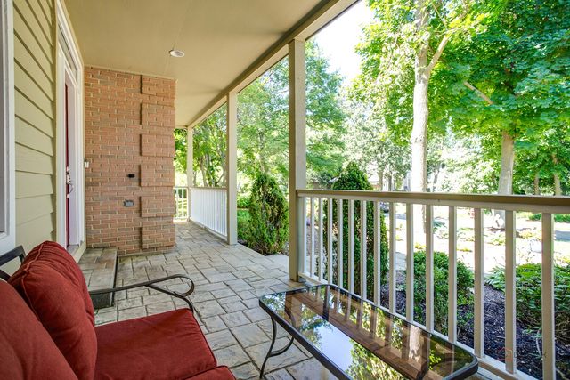 28831 N Spyglass Circle, Ivanhoe, IL 60060