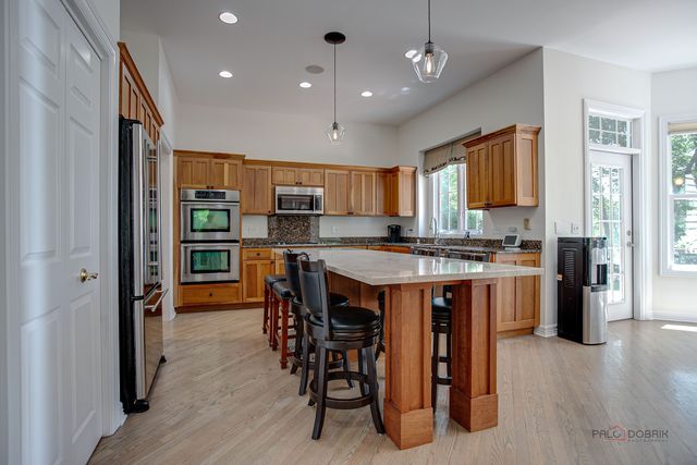 28831 N Spyglass Circle, Ivanhoe, IL 60060