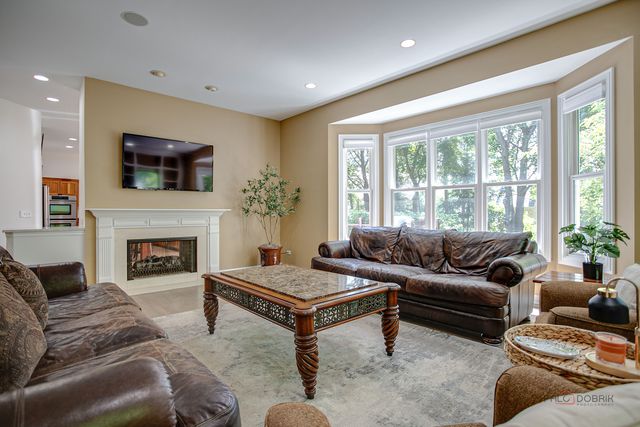 28831 N Spyglass Circle, Ivanhoe, IL 60060